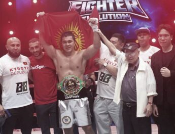 นูเบค วาลิโซนอฟ กำปั้นโหดจากคีร์กีสถานคว้าเข็มขัดWBC Continental Asia Cruiserweight title หลังฮุคซ้ายเข้าลำตัว ปัญญา ชมพูพวง กำปั้นไทยร่วงให้กรรมการนับ 10 ในยกที่ 4