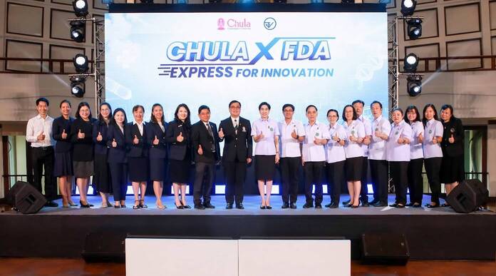 จุฬาลงกรณ์มหาวิทยาลัย ผนึกกำลัง สำนักงานคณะกรรมการอาหารและยาแถลงความร่วมมือ “การบูรณาการความร่วมมือเพื่อส่งเสริมนวัตกรรมและพัฒนาผลิตภัณฑ์สุขภาพสู่การต่อยอดเชิงพาณิชย์”เดินหน้าสร้างระบบนิเวศนวัตกรรมสุขภาพไทย เชื่อมงานวิจัยสู่การใช้ประโยชน์จริงอย่างยั่งยืน