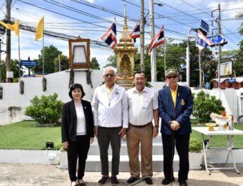 “ขจรศักดิ์” ที่ปรึกษา สนท. – ผู้บริหาร บจก.ฐาปนินทร์ ผู้สร้างป้ายสมาคมยุคเริ่มแรก จัดบวงสรวงใหญ่พระสยามเทวาธิราช ย้ำความผูกพันยาวนานกว่า 30 ปี