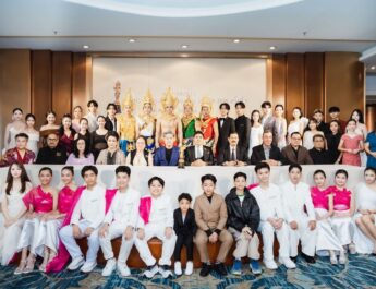 เปิดม่าน “สุริยะเทวะ อวอร์ด 2026” สะเทือนวงการ! ผุด “ตุ๊กตาทองคำ” แห่งคุณความดี มูลค่าต้นแบบกว่าแสนบาท ระดมคนบันเทิง-นักธุรกิจไทยเทศร่วมงานคับคั่ง