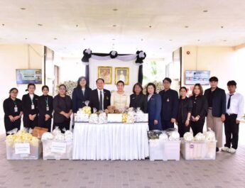 มทร.ธัญบุรี ผนึกกำลังเทศบาลตำบลธัญบุรี จิตอาสาประดิษฐ์ดอกไม้จันทน์ 15,000 ดอก