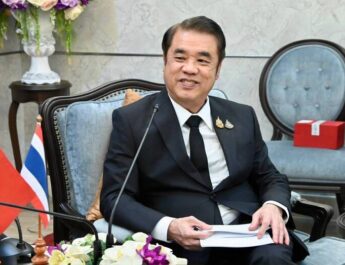 “สุริยะ” สั่งกรมชลฯ รับมือฝนหนักภาคใต้ ระดมเครื่องจักร–เครื่องมือ เร่งระบายน้ำ